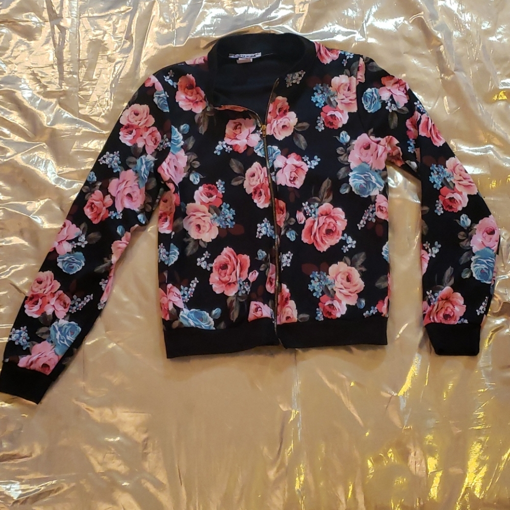 Love is Sweet Women's Zip Jacket Size Large